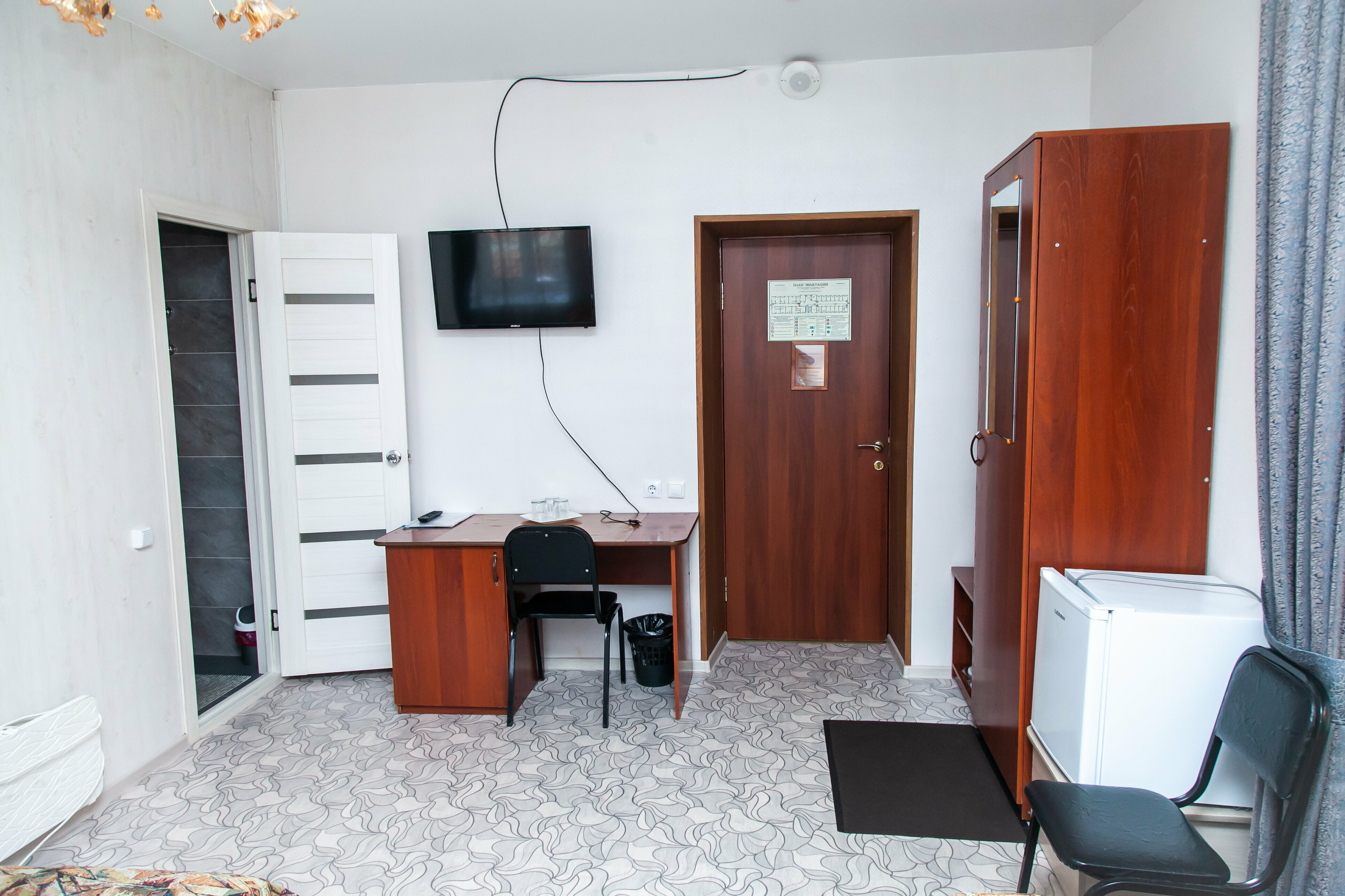 Трехместный номер с душем