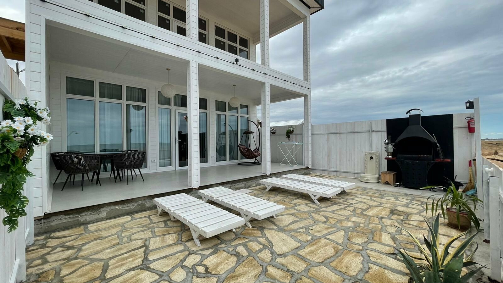 Семейный номер с видом на море