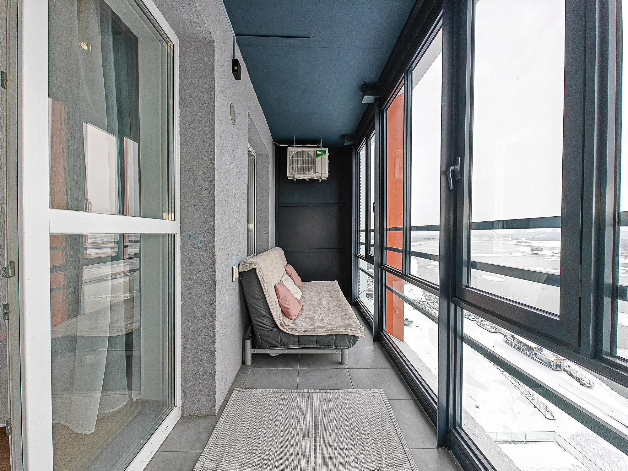 Апартаменты-студия с видом на море