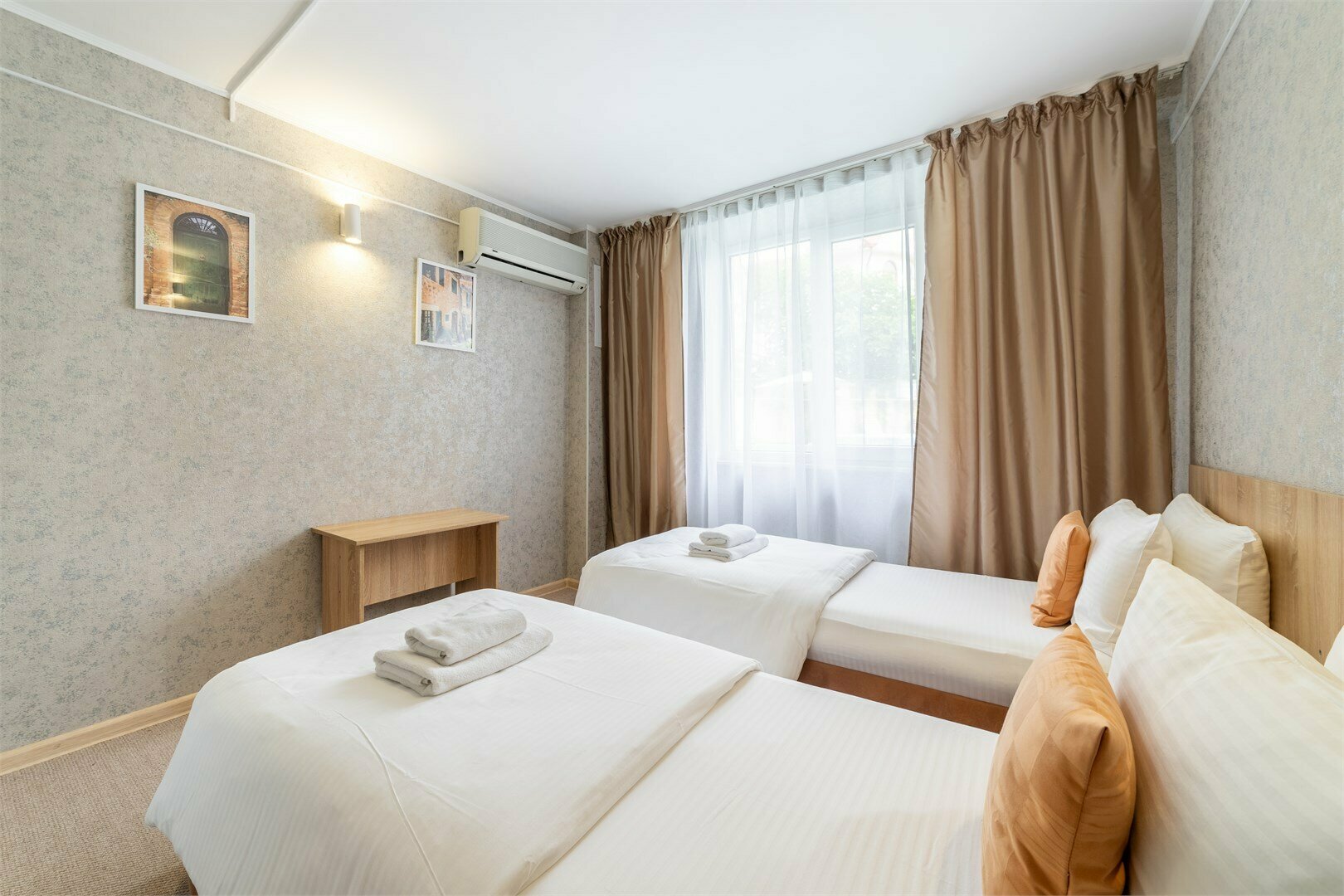 Двухместный стандарт (односпальные кровати)