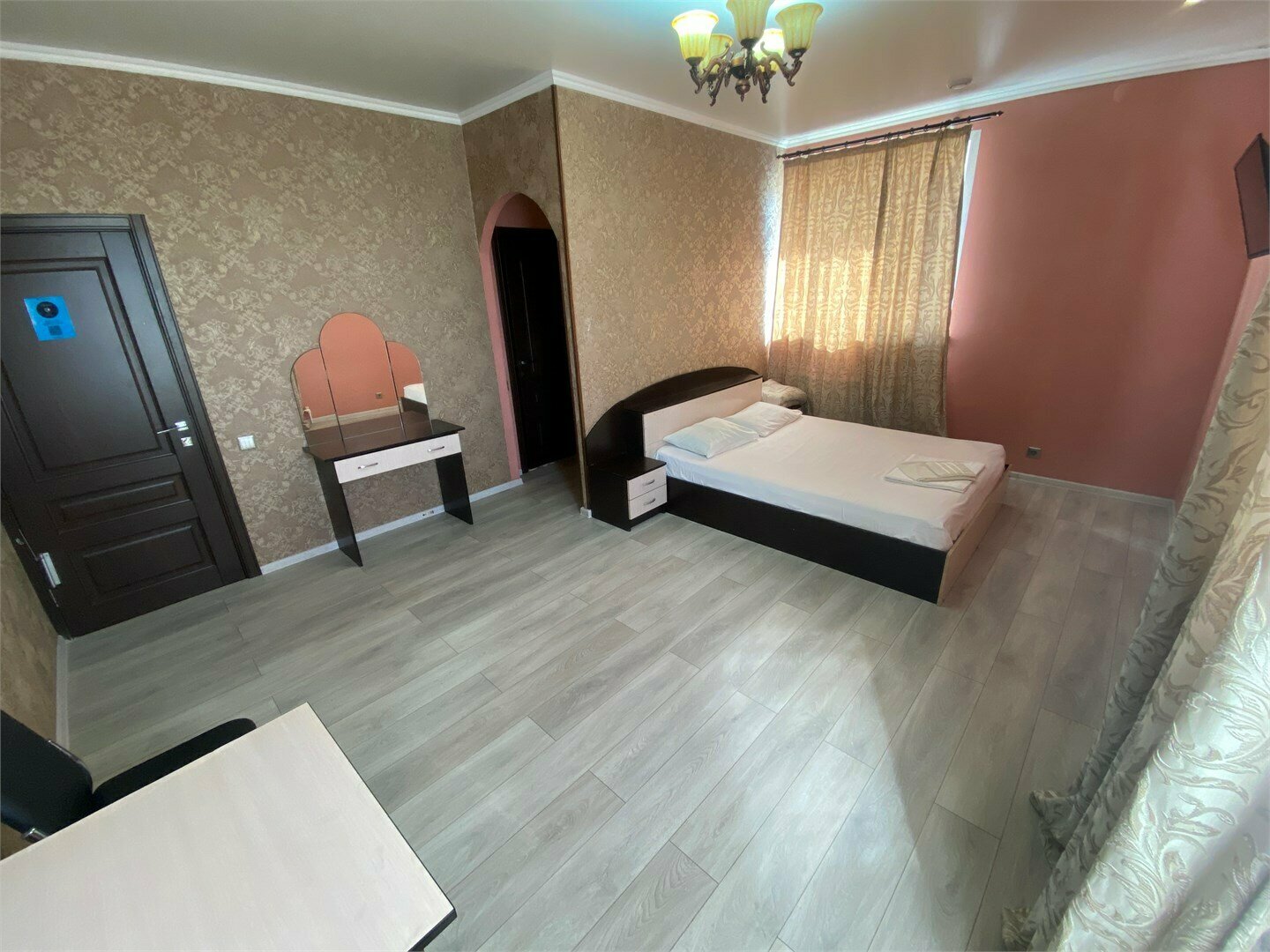 Стандартный двухместный  номер с балконом 1-й корпус