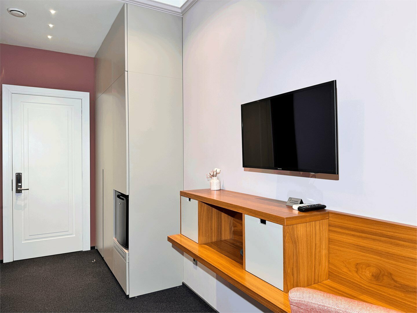 Улучшенный стандарт с 1 двуспальной кроватью