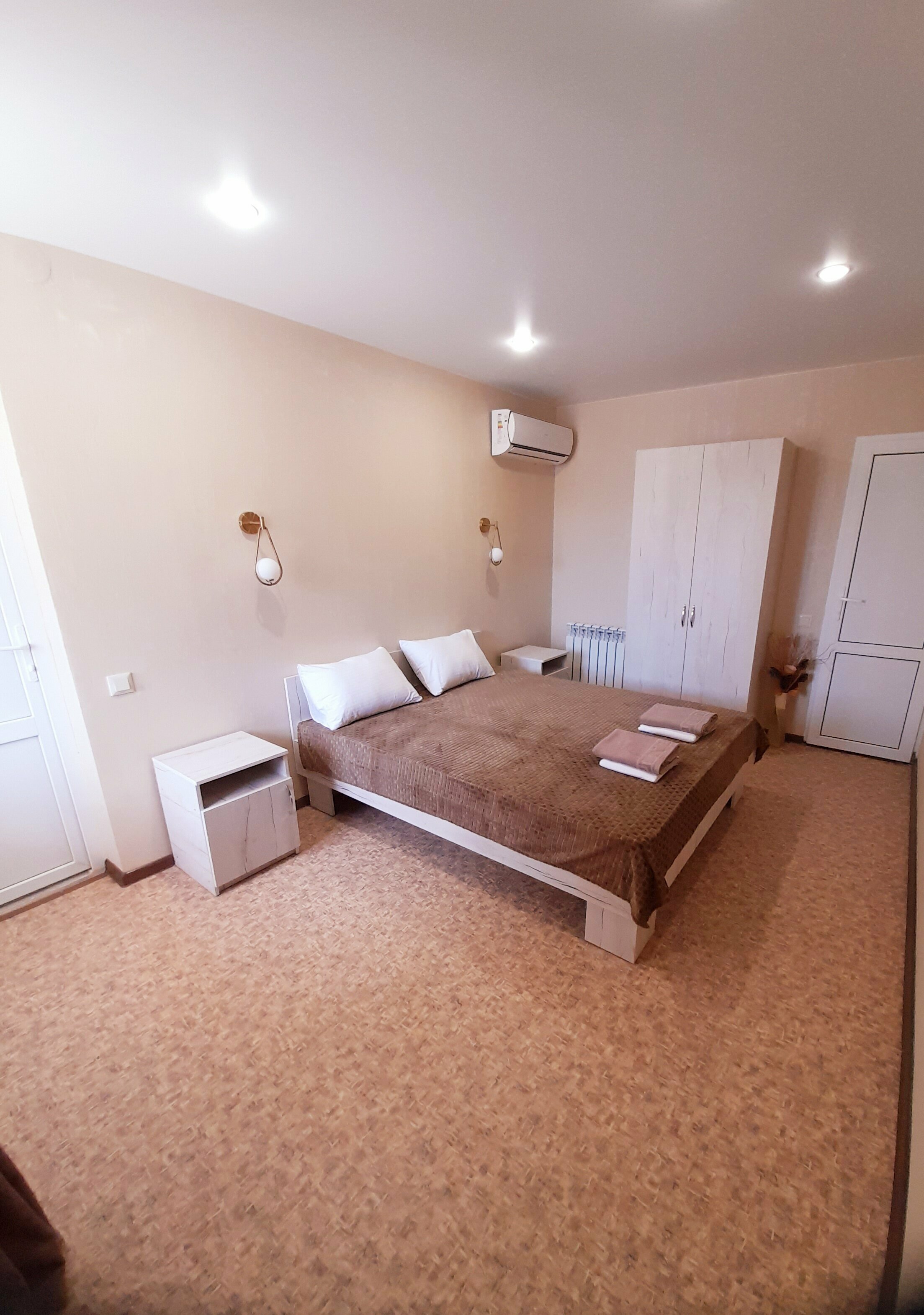 Люкс 2х комнатный с кухней, 2мя санузлами