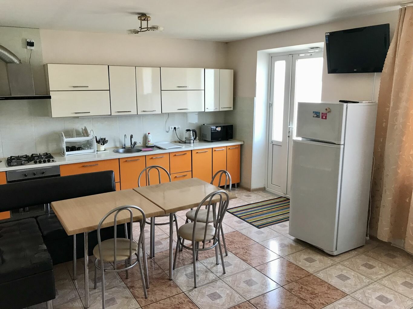 3 комнатный номер с кухней и террасой