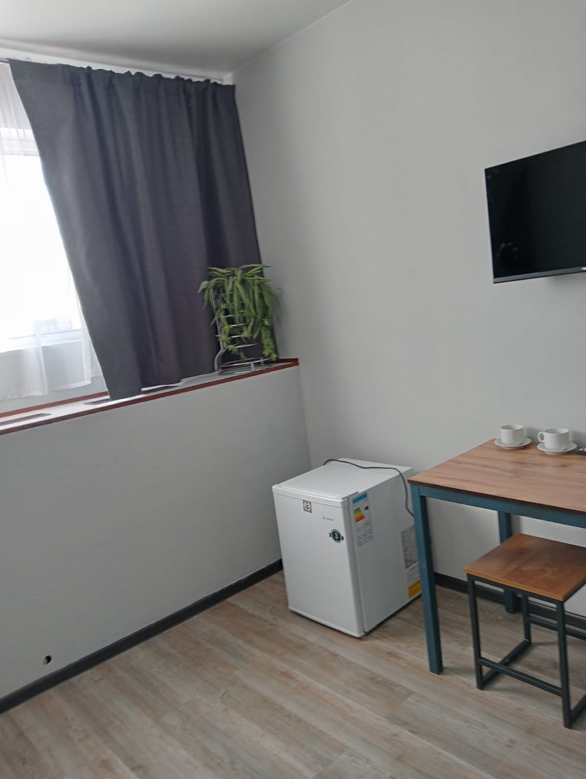 Номер с кроватью 1,40 с  собственным туалетом и душем