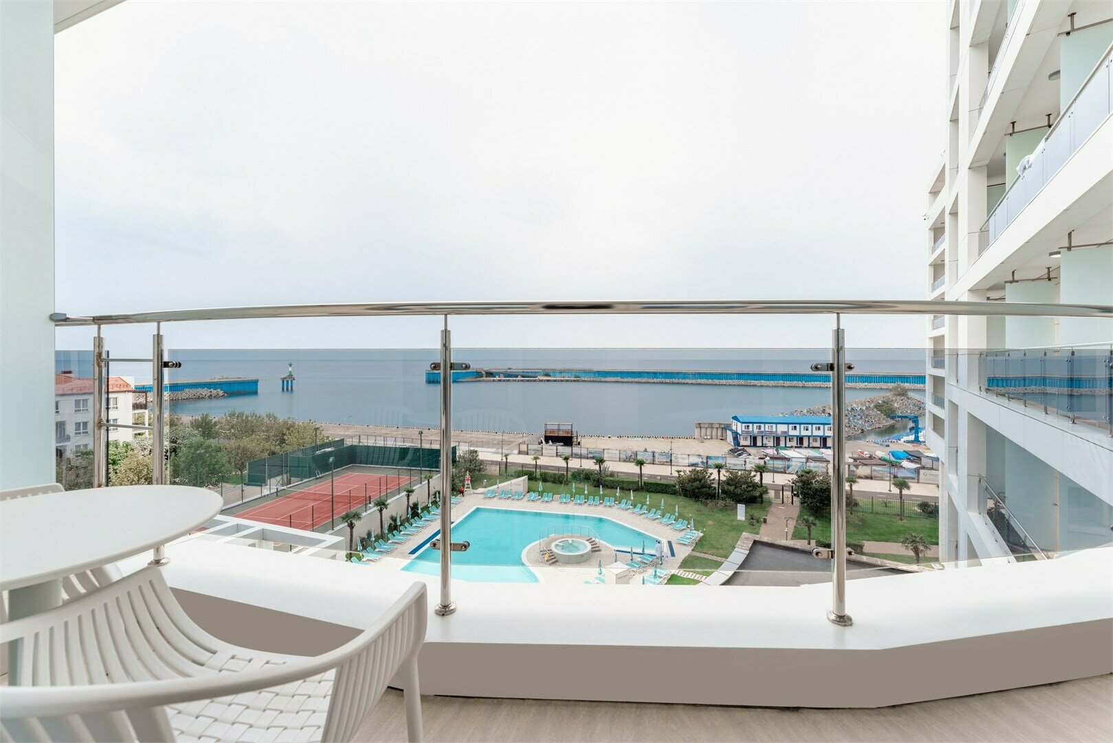 Люкс Джуниор с гидромассажной ванной и видом на море