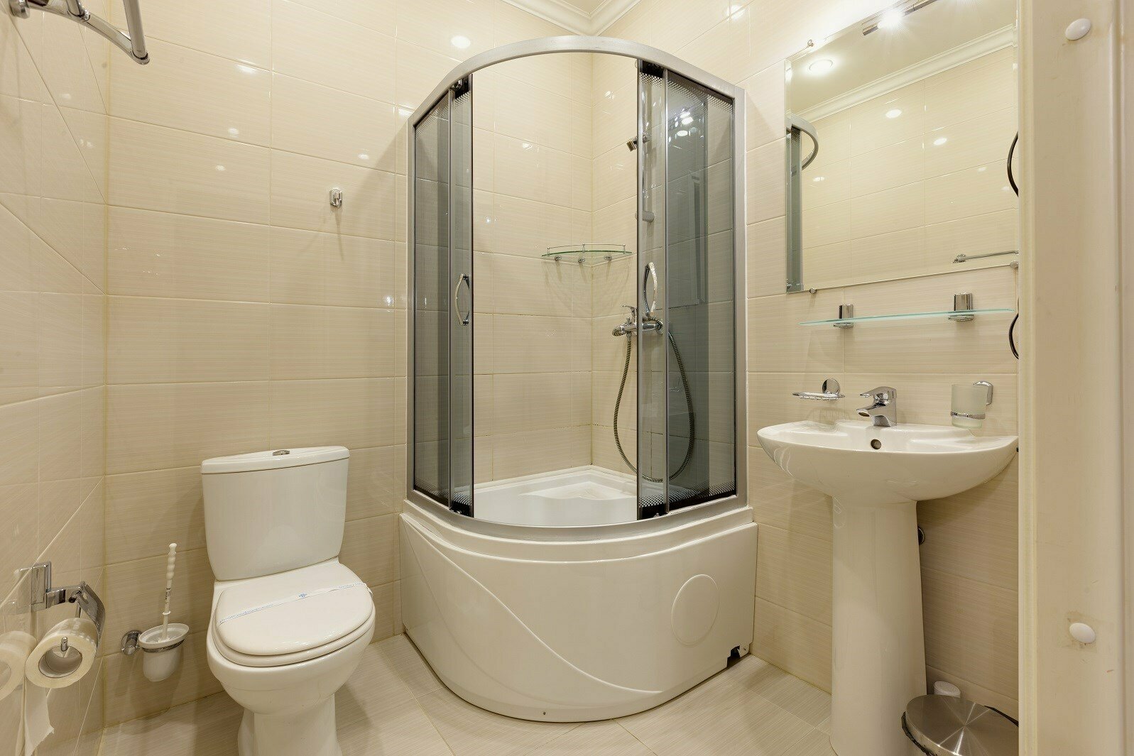 Улучшенный номер с 1 большой или 2 раздельными кроватями (кондиционер)