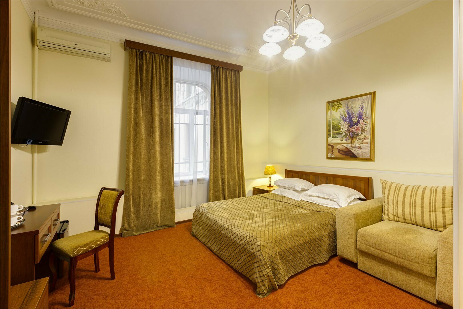 Улучшенный номер с 1 большой или 2 раздельными кроватями (кондиционер)