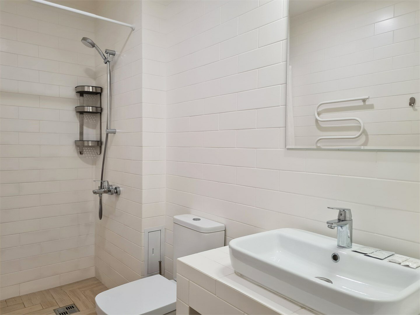 Двухместный номер с 2 отдельными кроватями и душем