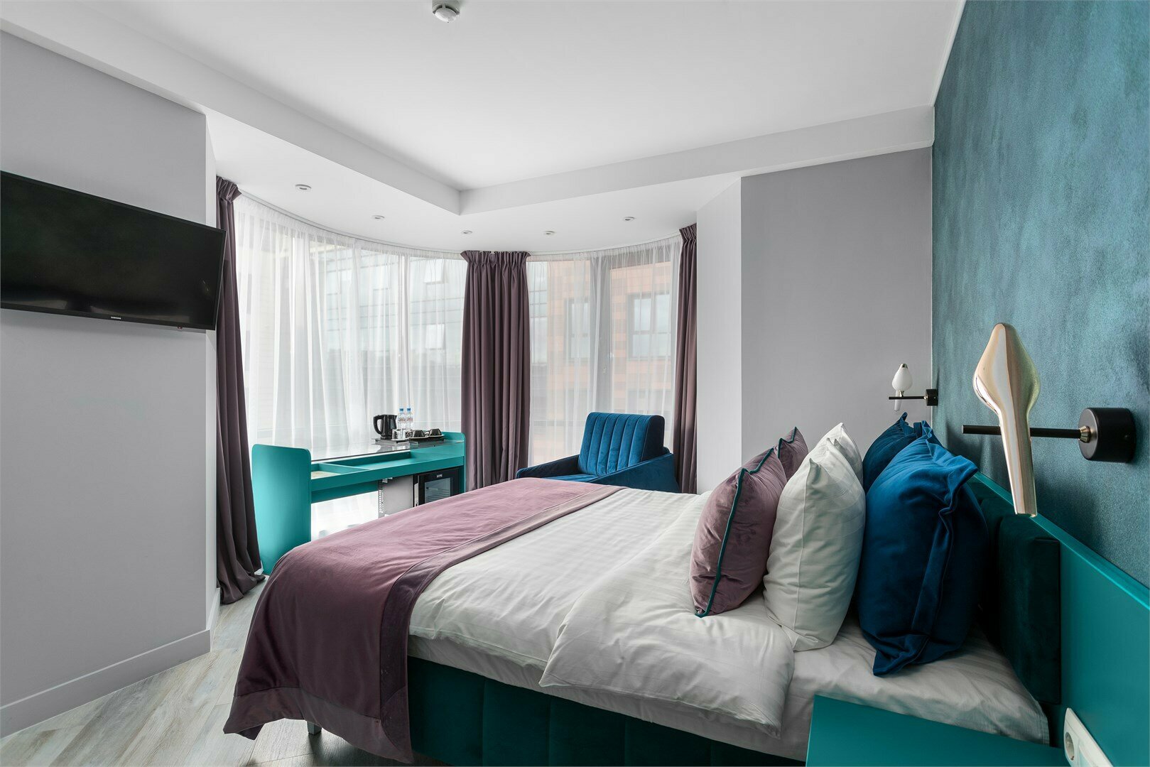 Супериор NEW с одной большой кроватью