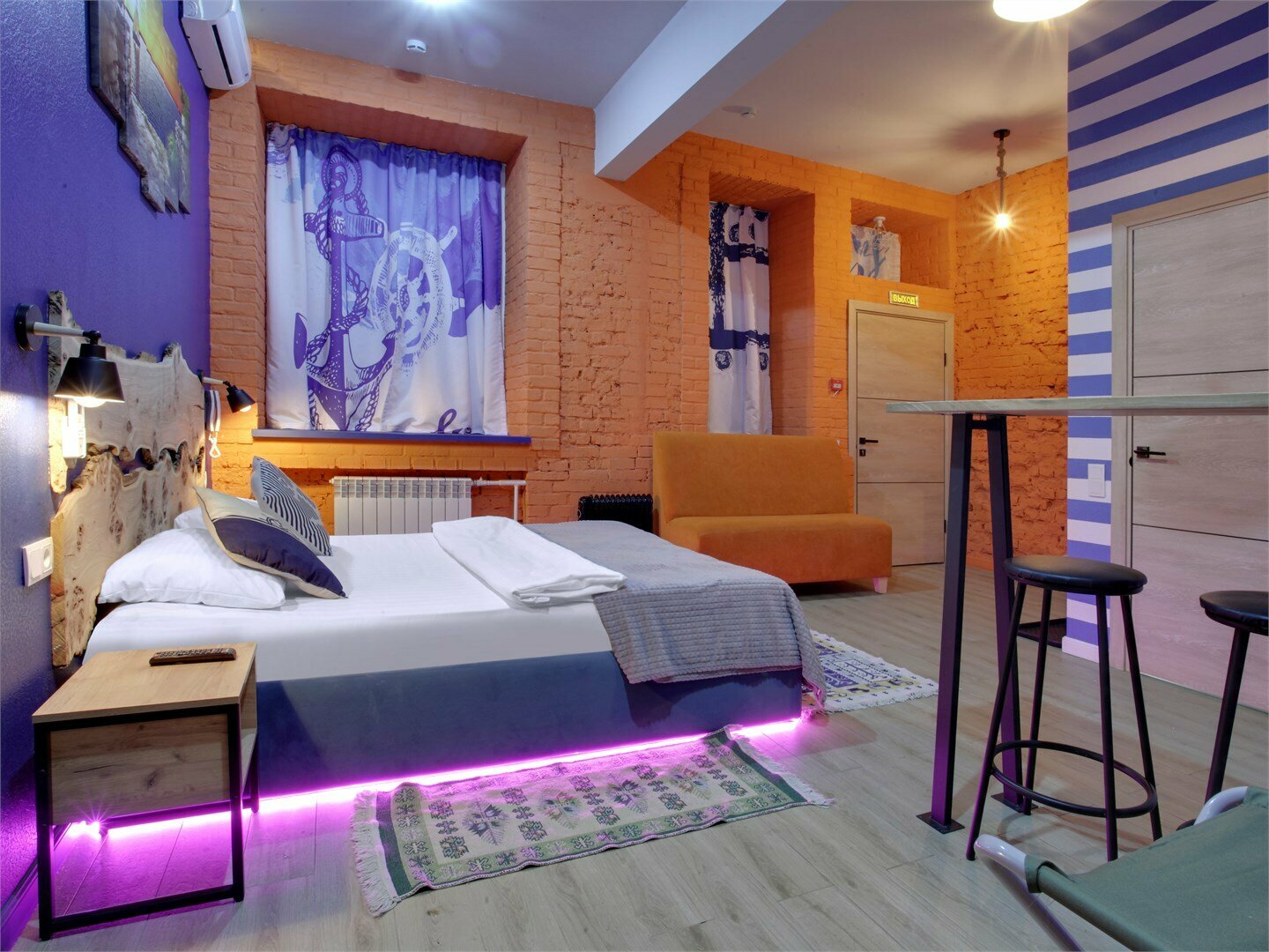 Студия с кухней и с отдельным входом со двора и финской сауной "Леший"(сауна оплачивается отдельно)