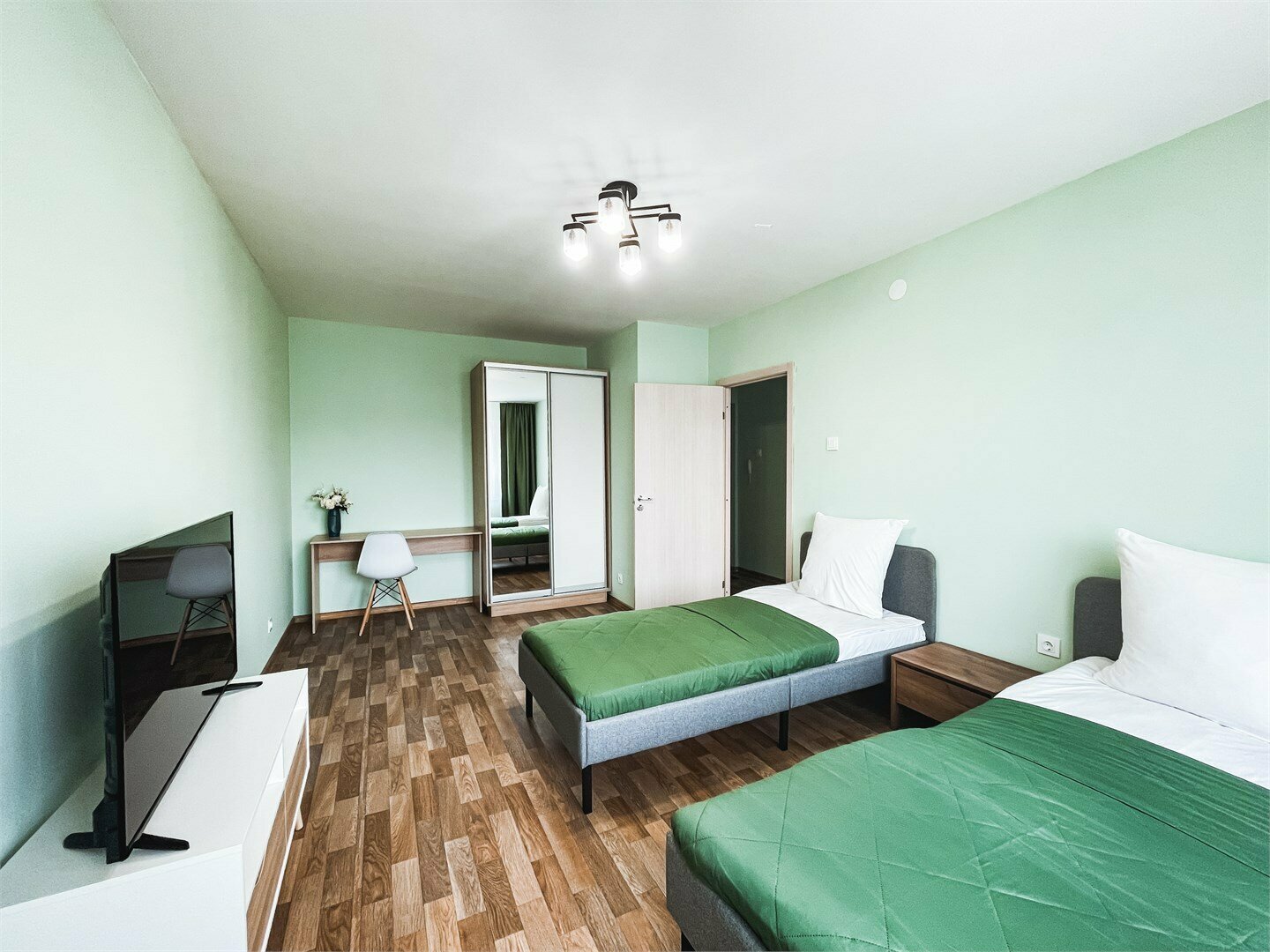 Улучшенный двухместный номер с 2 отдельными кроватями