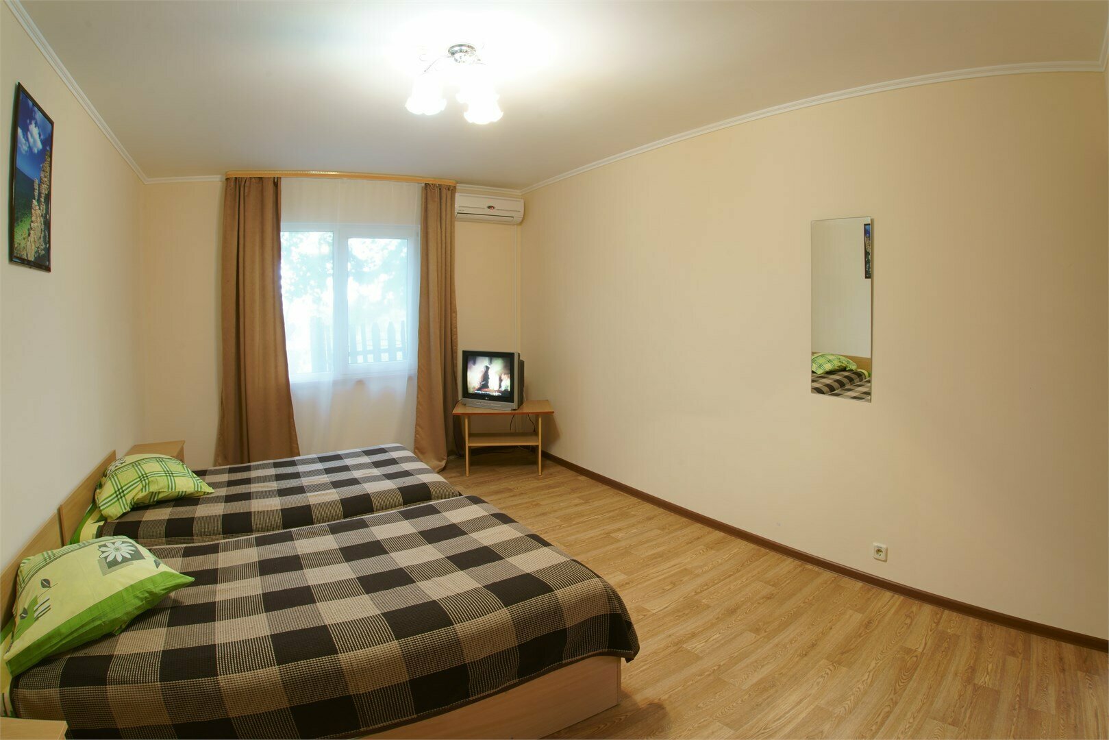 Коттеджный городок "Мыс Тарханкут" 2-комн. 4-х местный 1-я категория