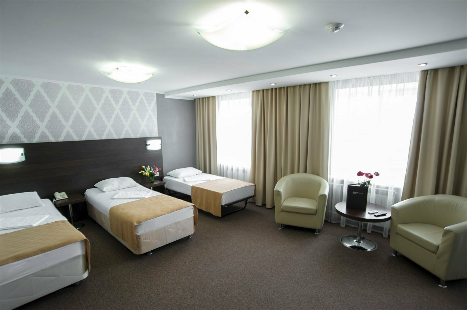 Трехместный номер с балконом