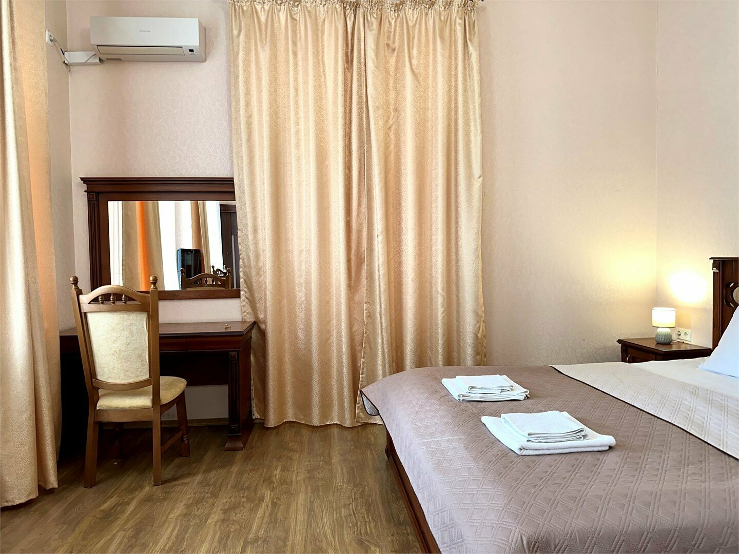 Улучшенный двухместный номер с 1 кроватью