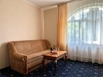 Номера Люкс без балкона с одной совместной кроватью с видом во двор в Империал 2011