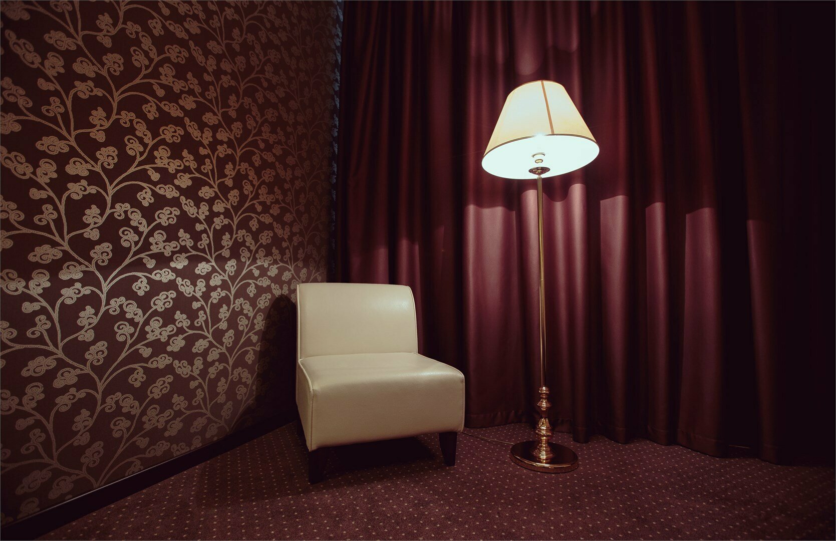 Junior Suite (полулюкс) с кроватью «KING SIZE»