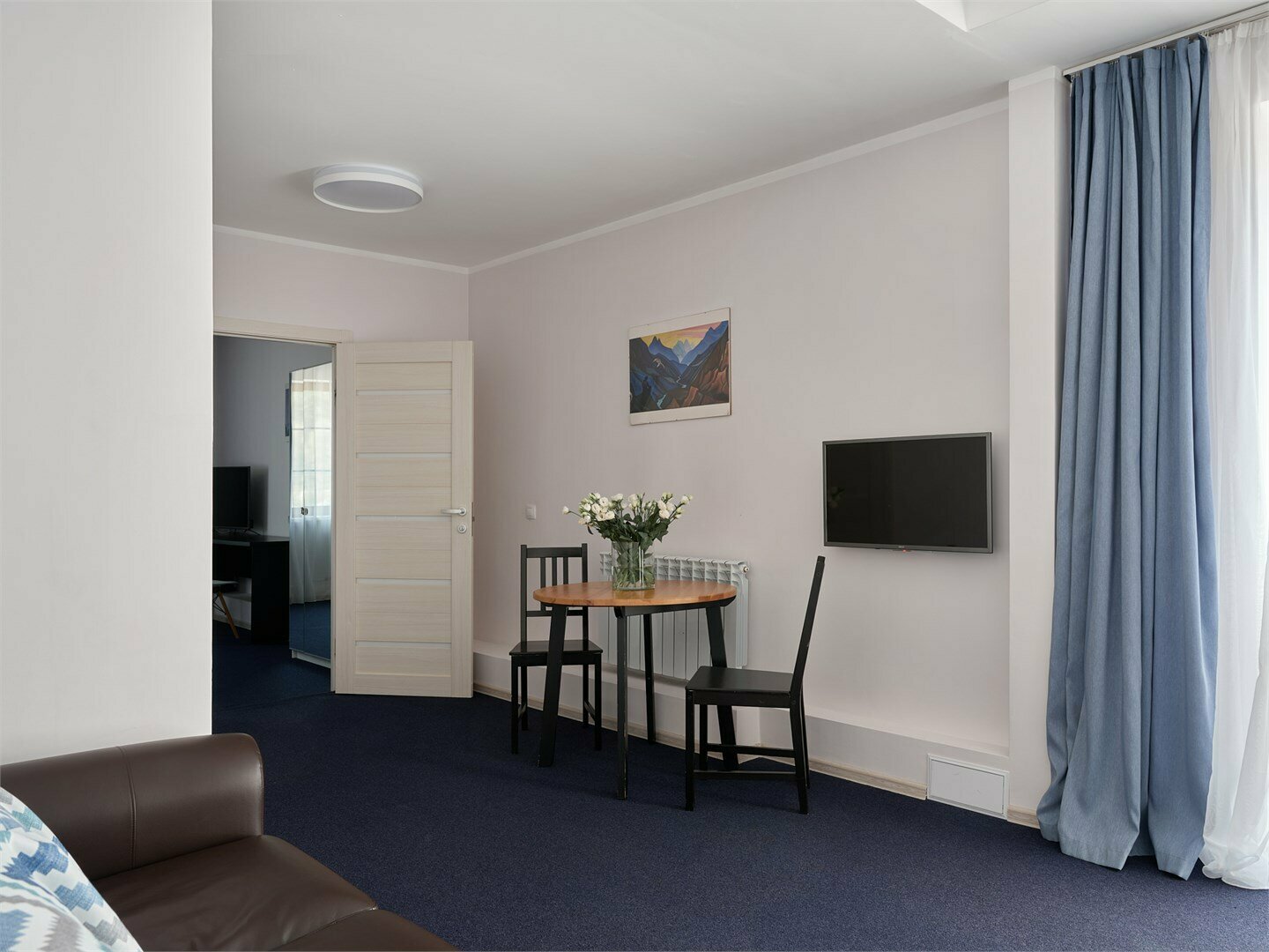 Номера высшей категории "Люкс" (две односпальные /одна двуспальная кровать)