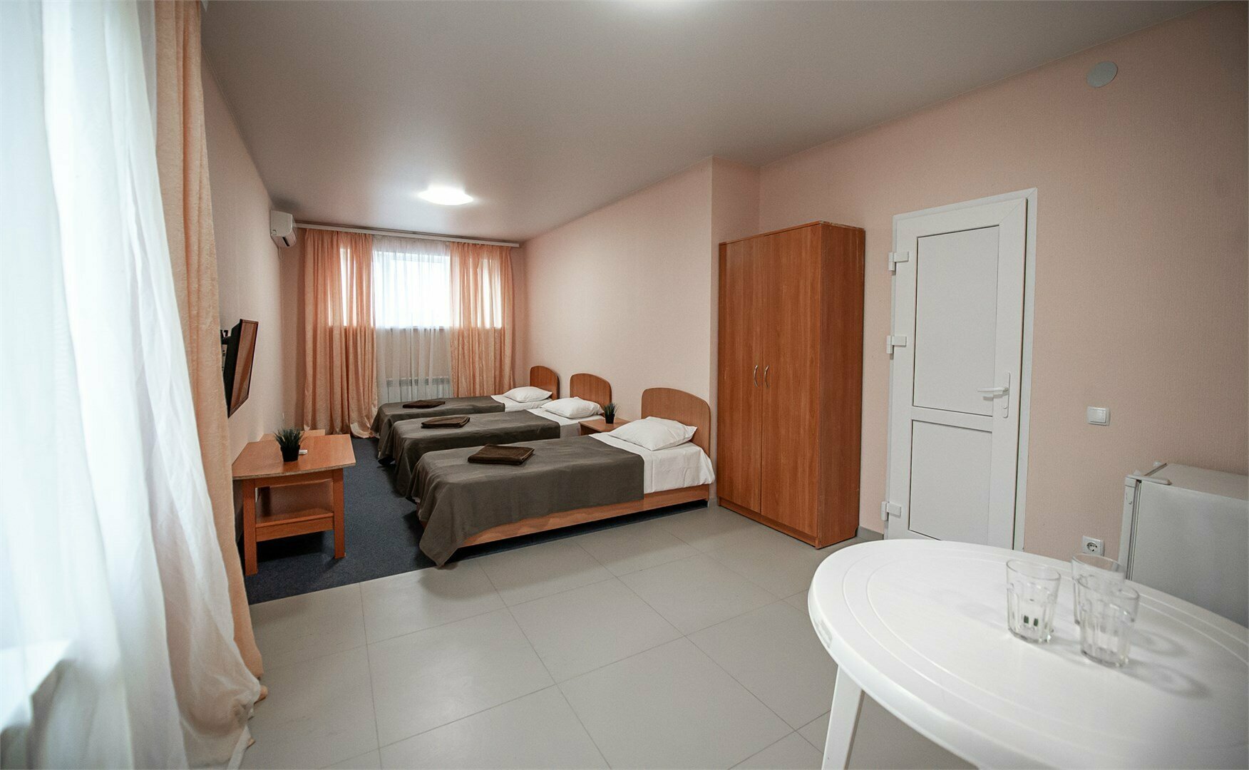 Трехместный номер  4эт. без кондиционера