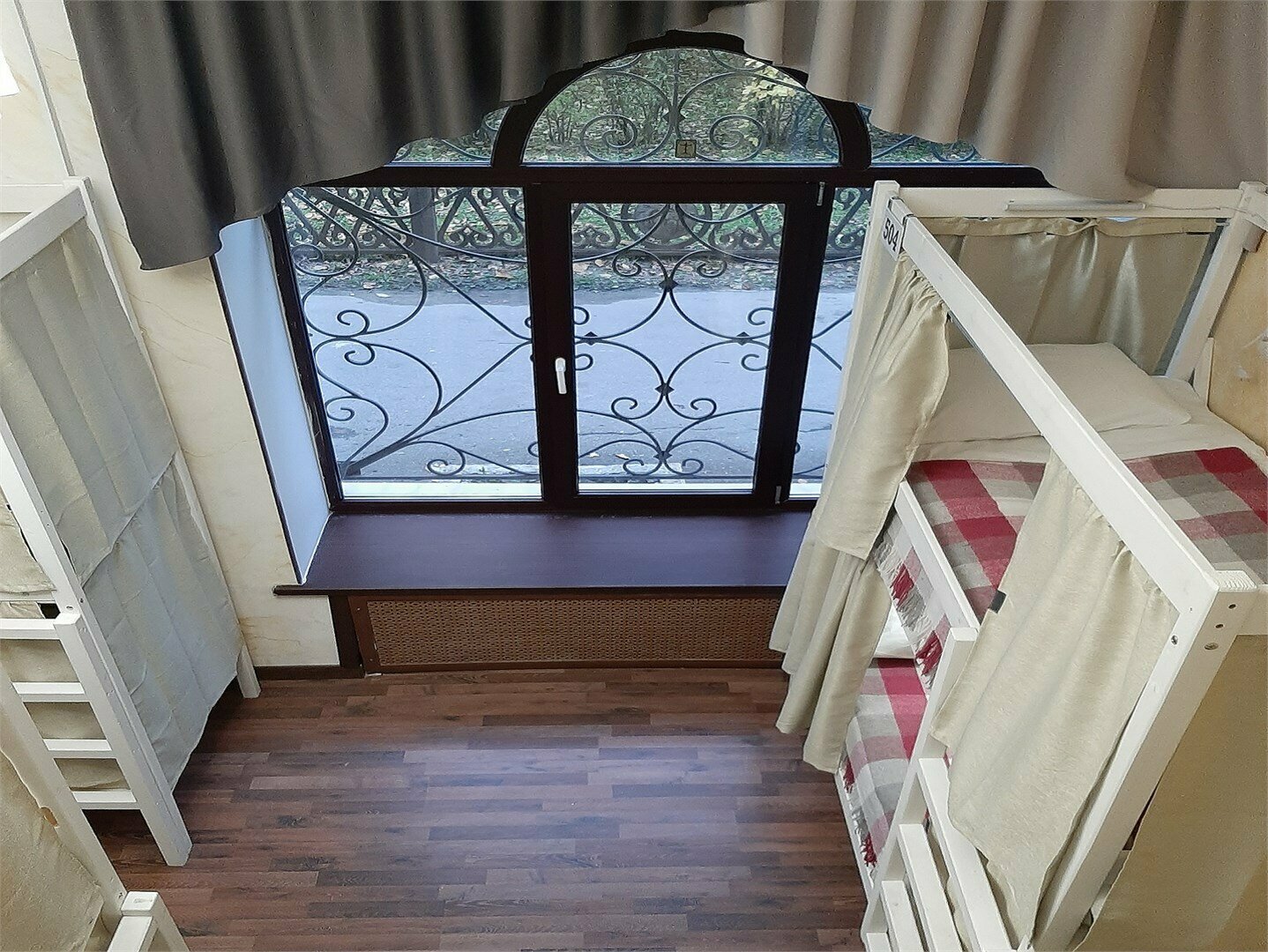 Общий восьмиместный номер