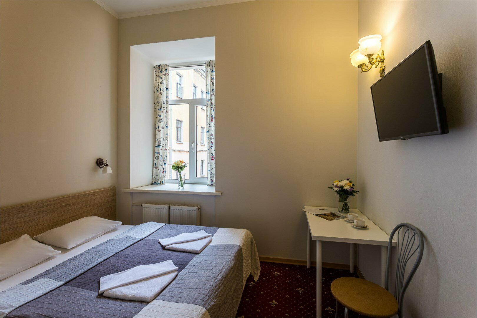 Стандарт с двуспальной кроватью