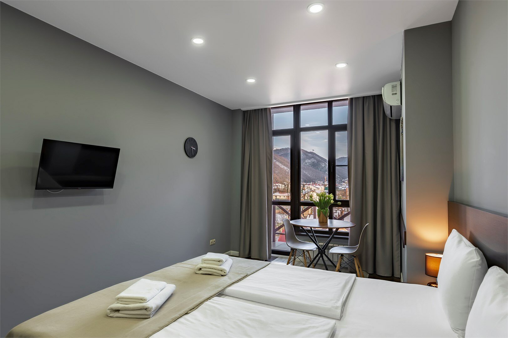 Студия с балконом