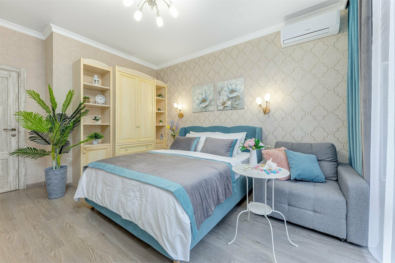 Апартаменты с балконом (2 комнаты, 55 кв.м)
