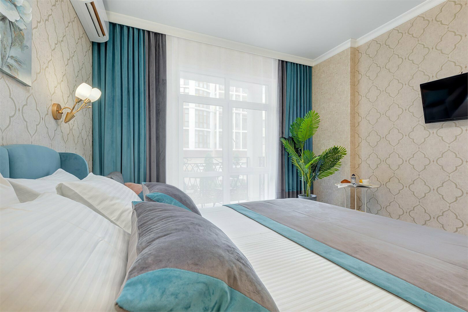 Апартаменты с балконом (2 комнаты, 55 кв.м)