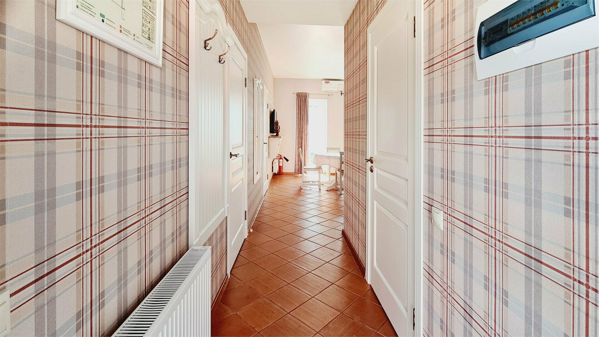 Дом - таунхаус с одной спальней, гостиной и кабинетом