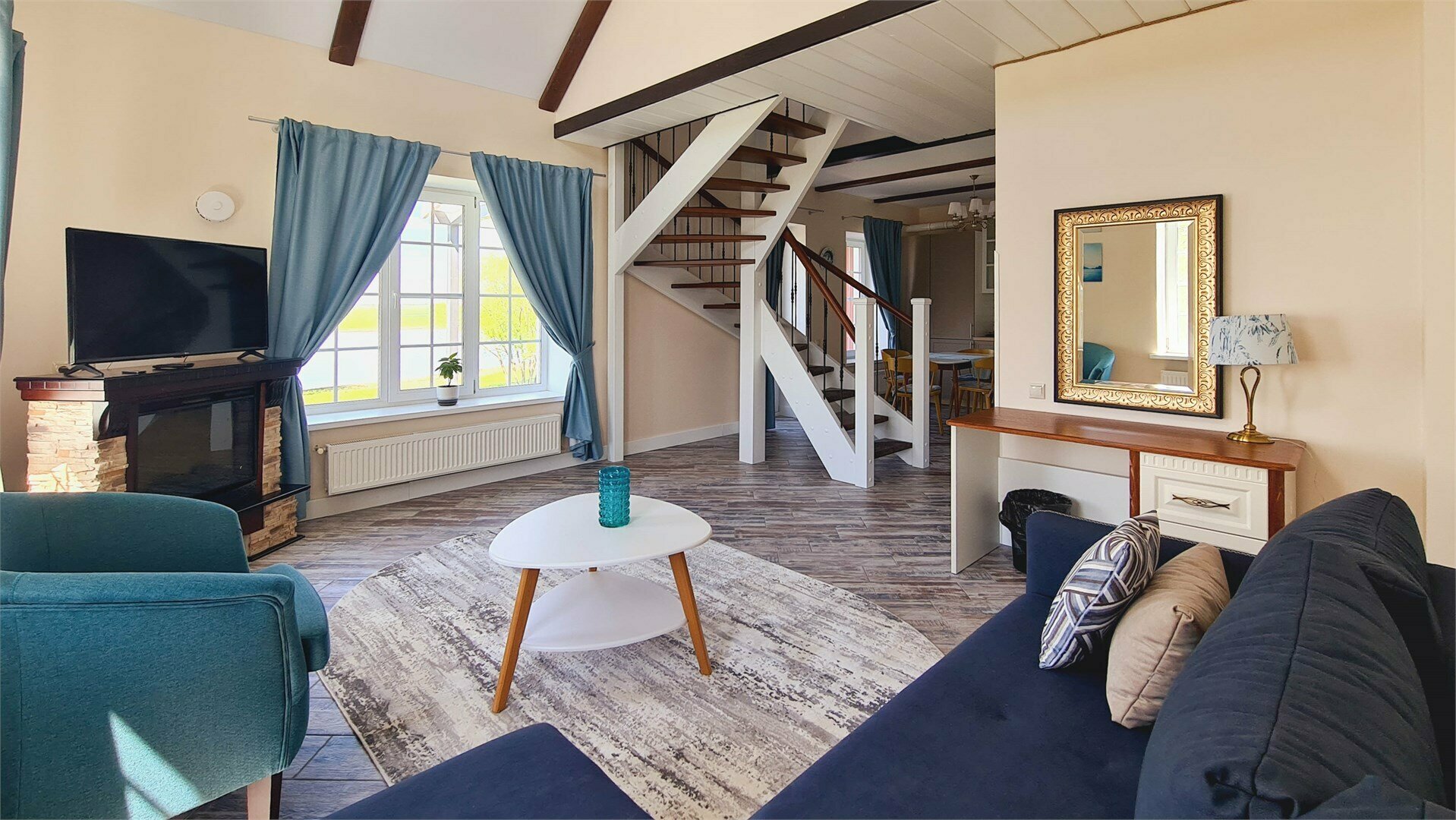 Дом - таунхаус с одной спальней  и гостиной