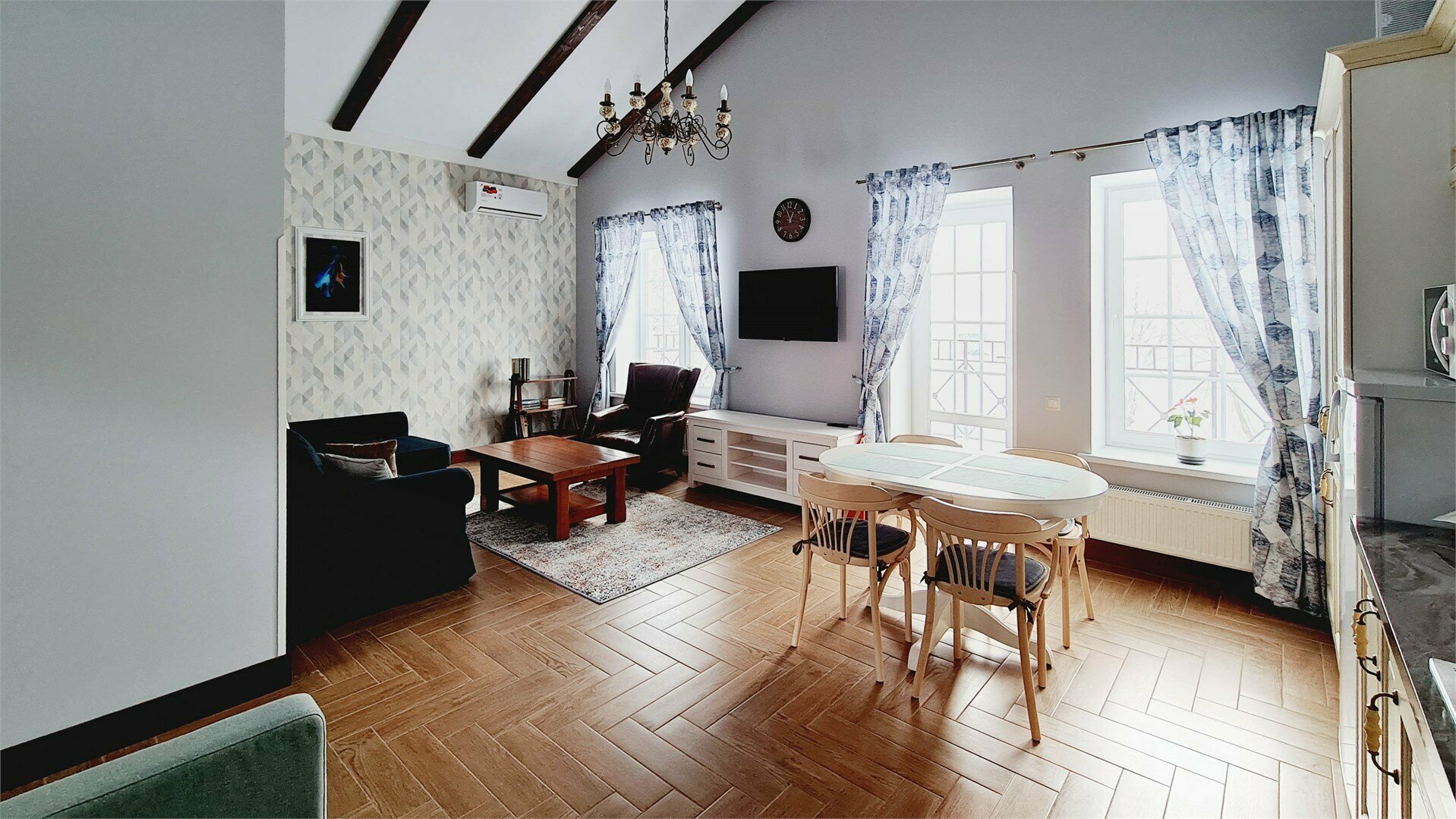 Дом - таунхаус с одной спальней  и гостиной