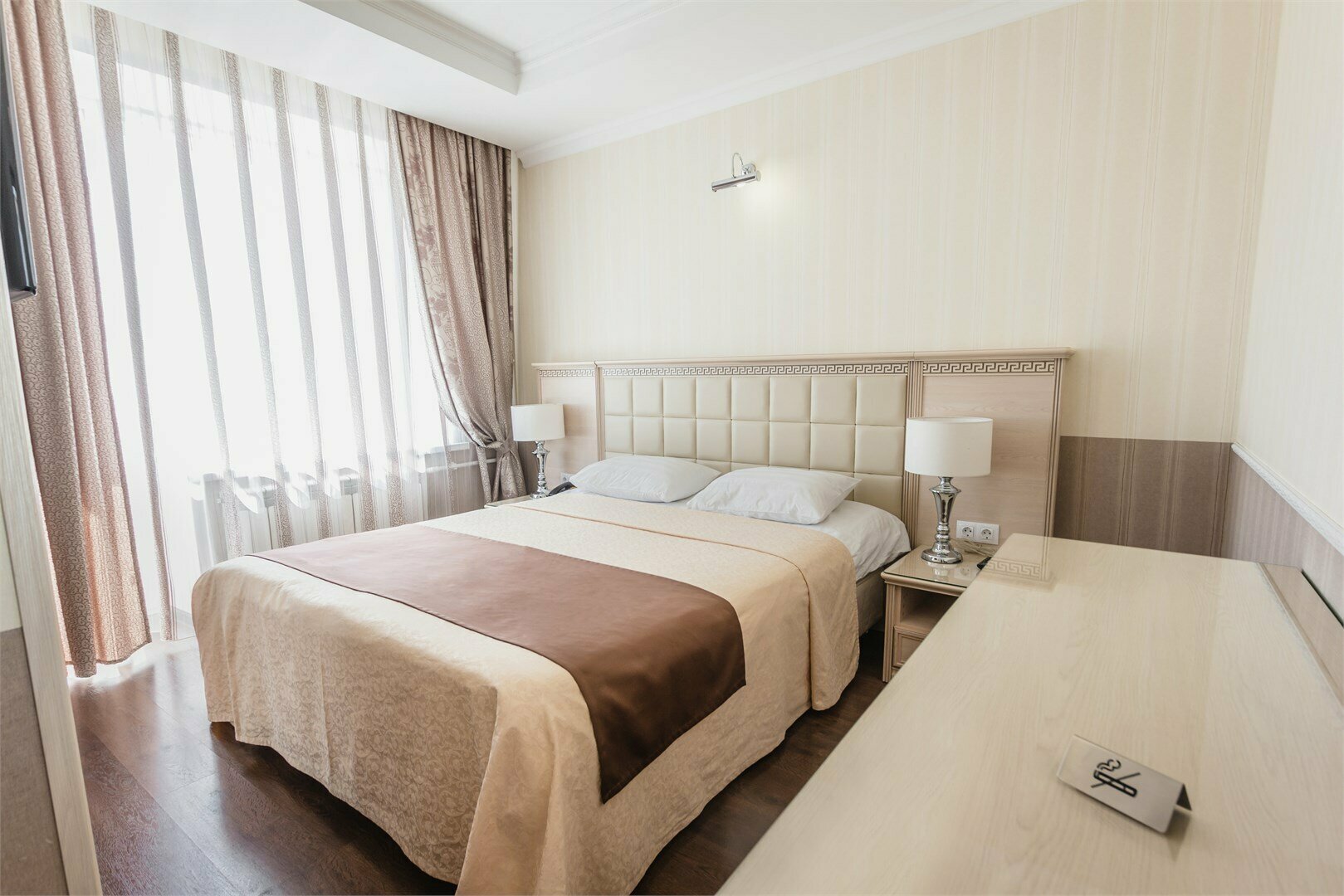 Люкс с балконом и видом на парк