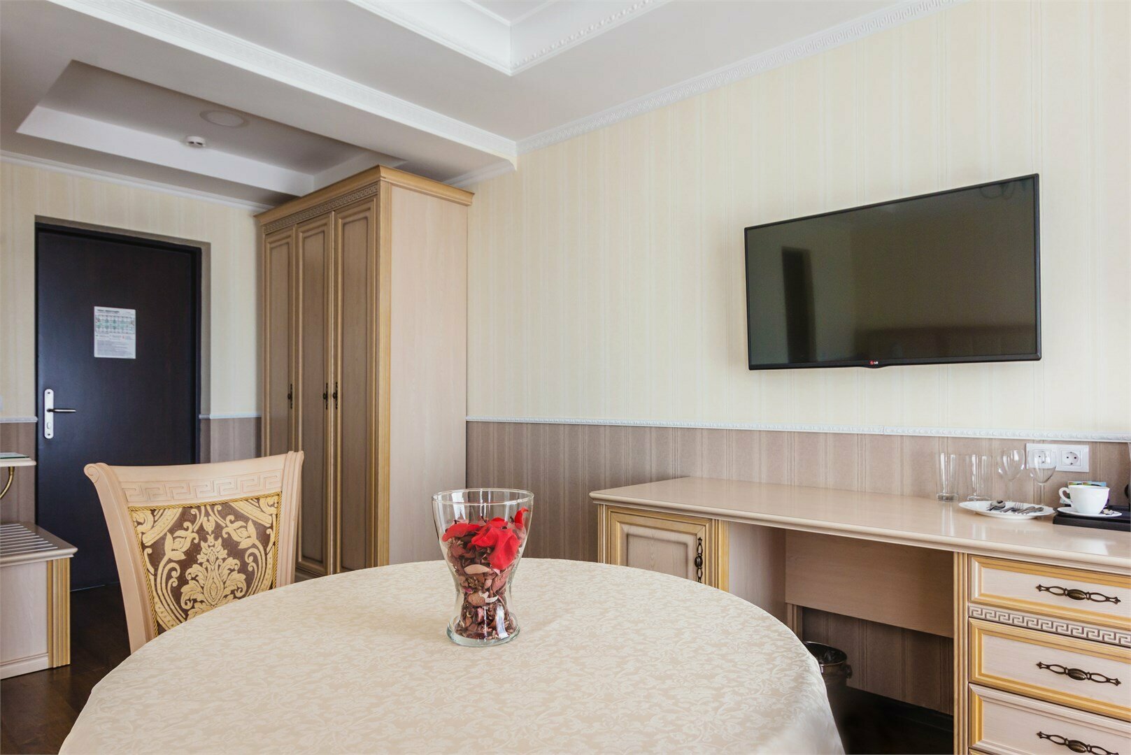 ВИП с балконом и видом на парк