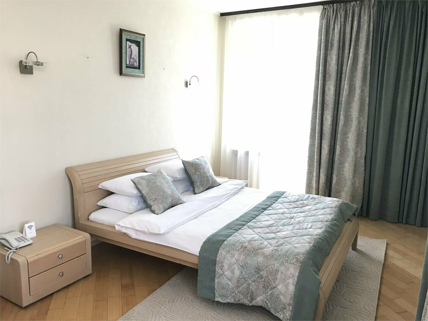 Улучшенный люкс двухкомнатный (завтрак включён)