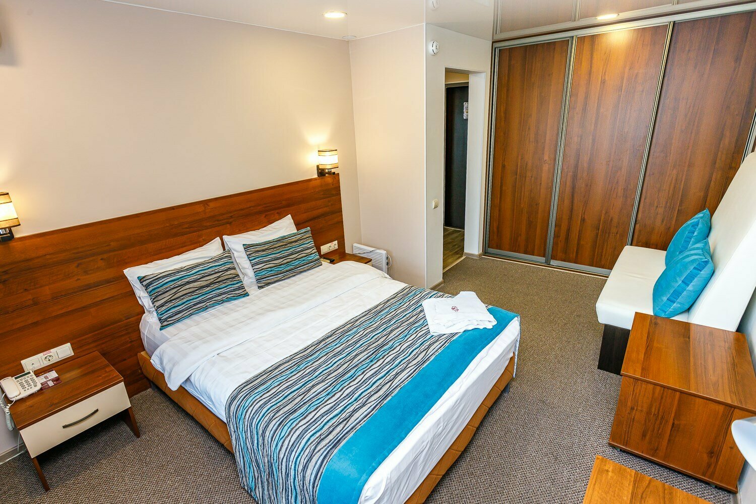 Двухместный номер с 2 двуспальными кроватями