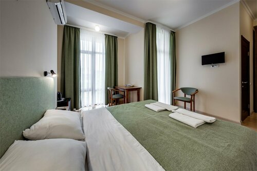 Двухместный номер с 1 кроватью или 2 отдельными кроватями и боковым видом на море в Гостевой дом Чудная Лаванда