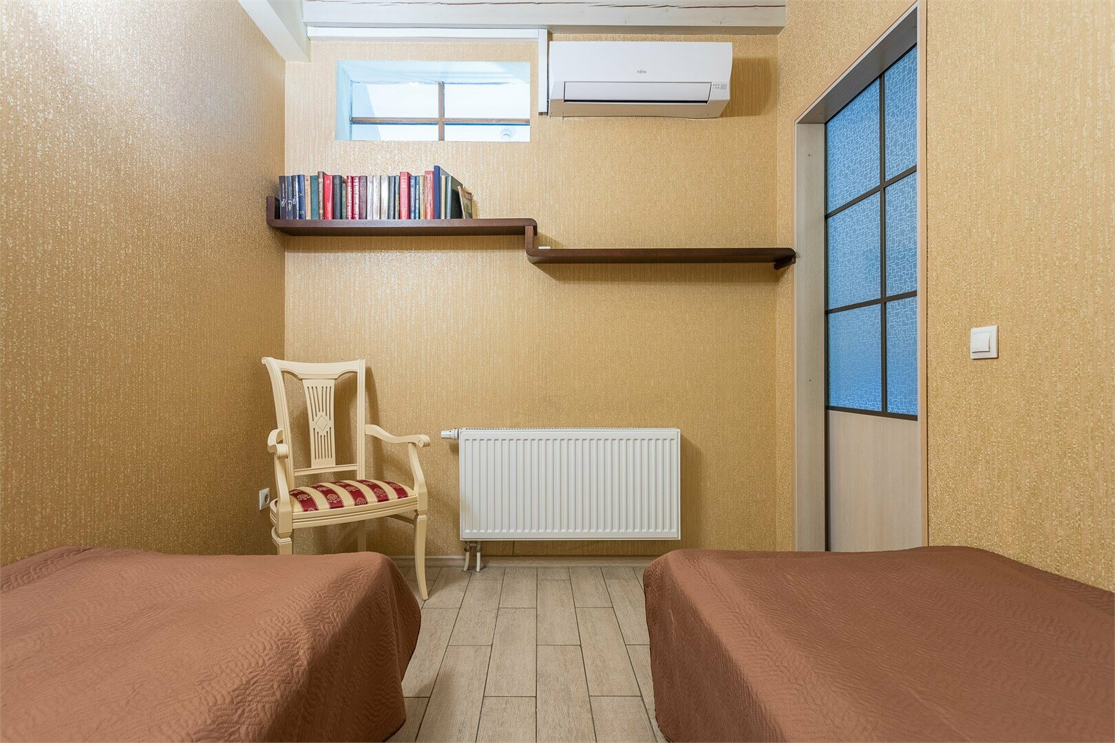 Пятиместный двухэтажный номер