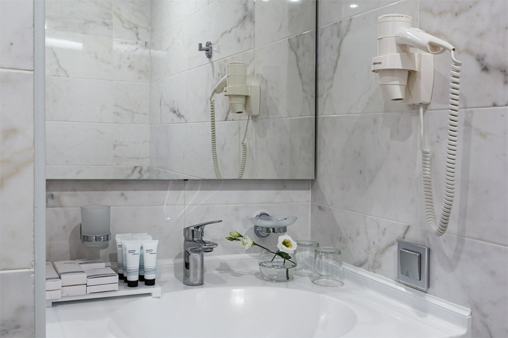 Супериор с террасой и красивым видом на город