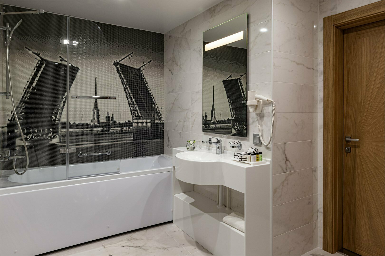 Двухкомнатный Люкс "Невский" с красивым панорамным видом на город