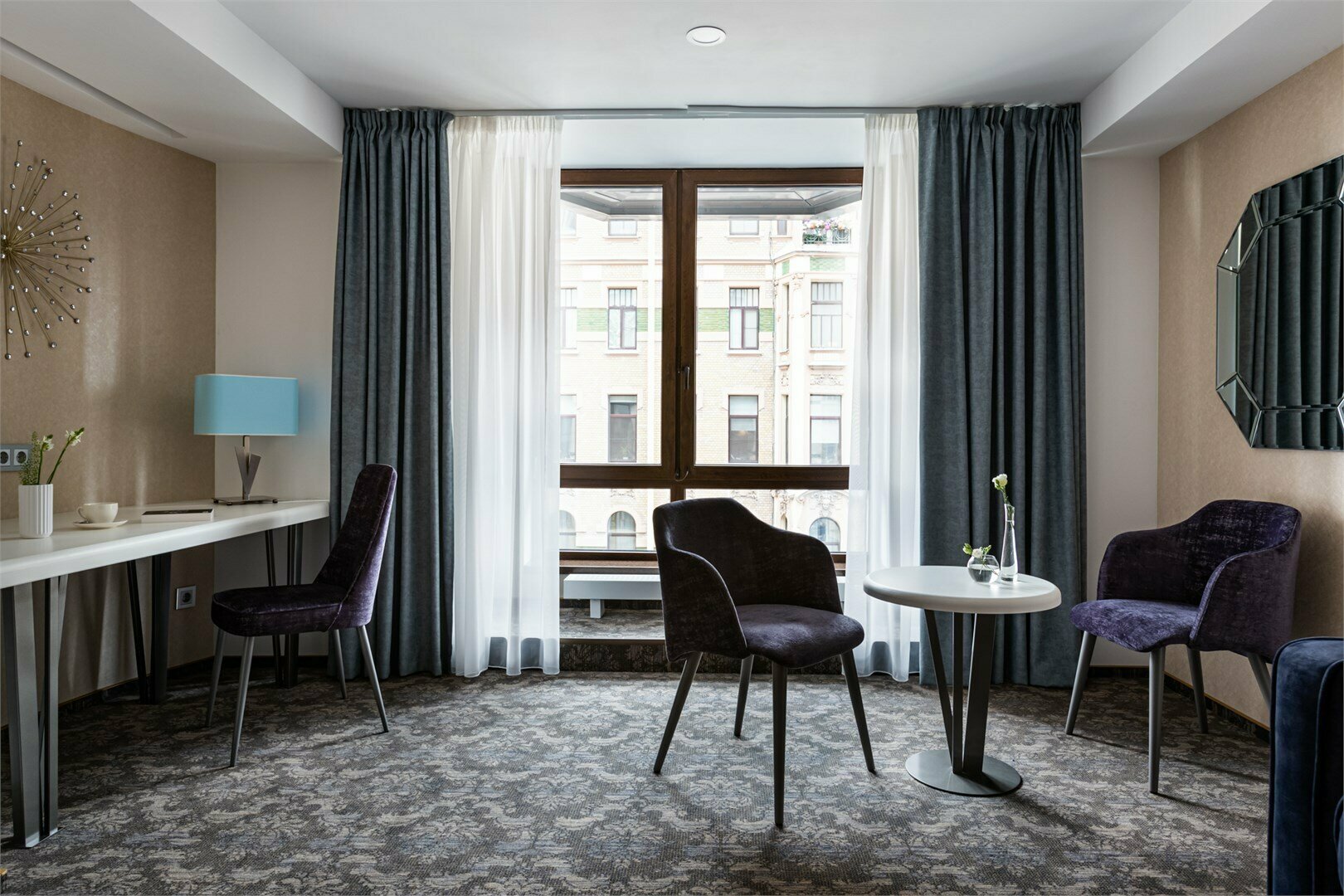 Двухкомнатный Люкс "Невский" с красивым панорамным видом на город