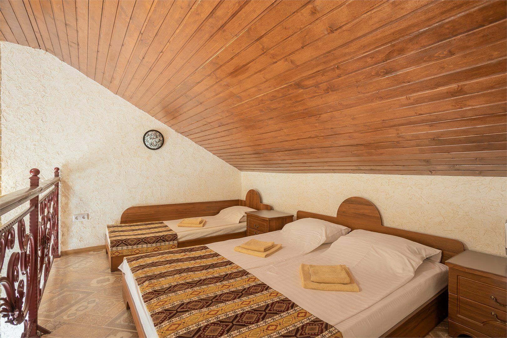 Двухуровневый номер студио