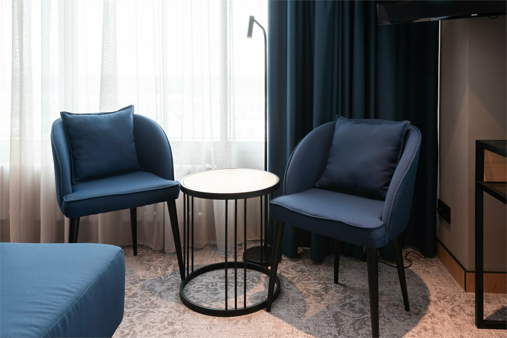 Улучшенный с диваном