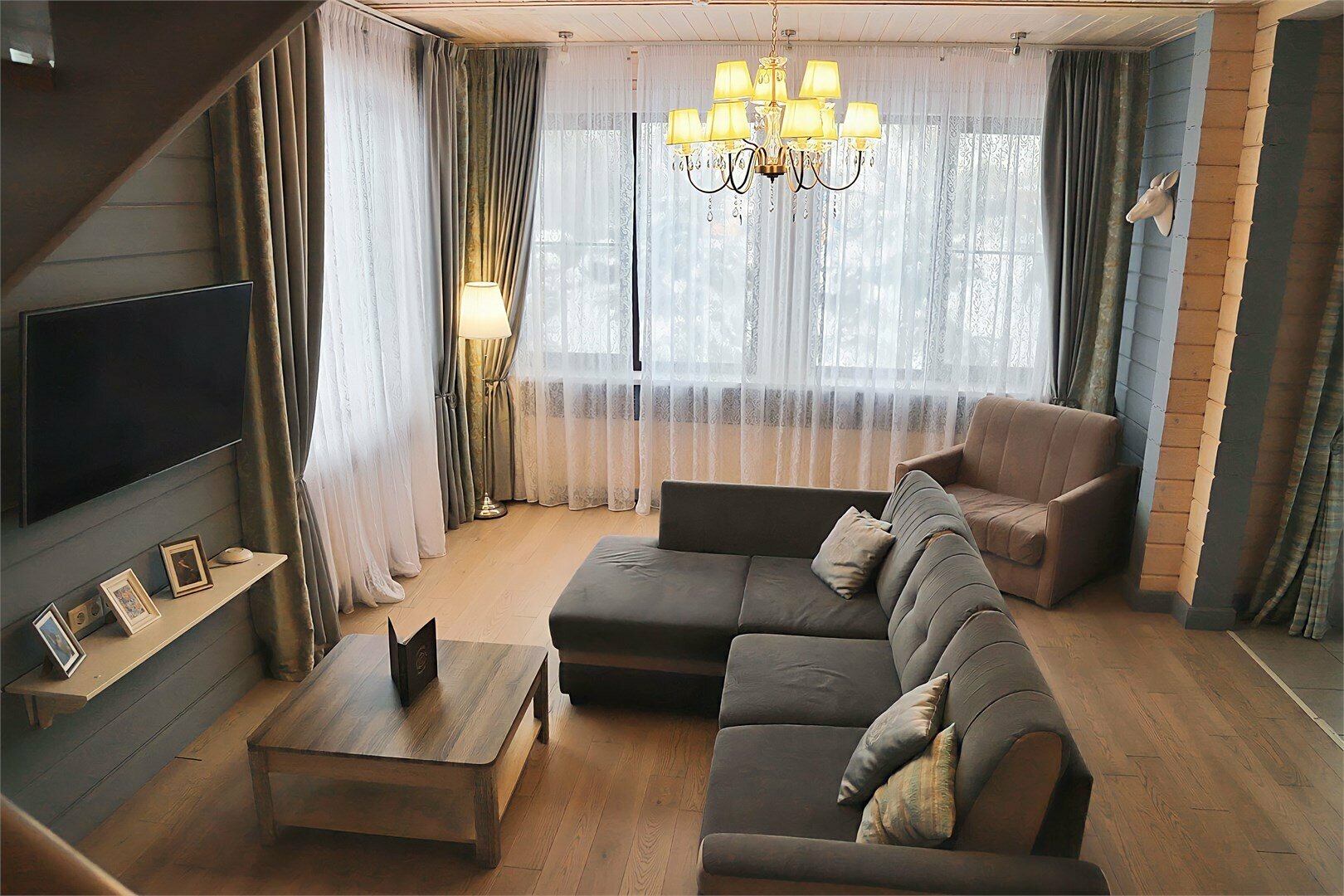 Двухэтажный коттедж "Новогодний" (5 спален)