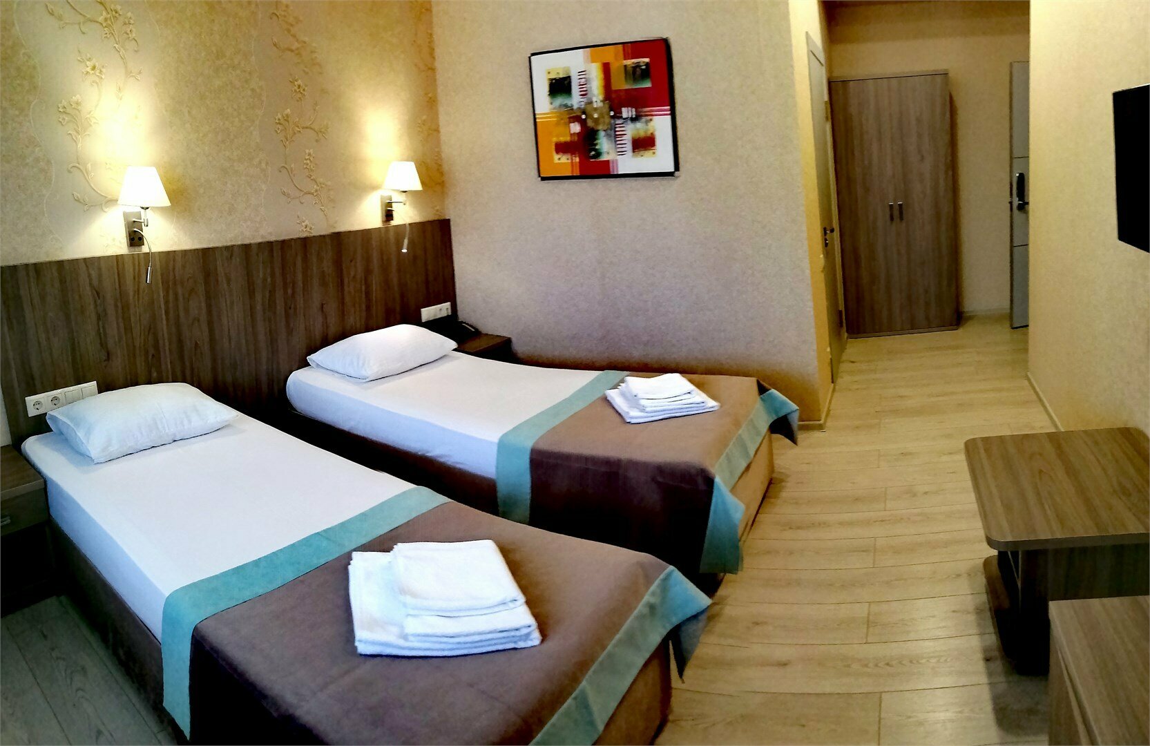 Полулюкс с балконом