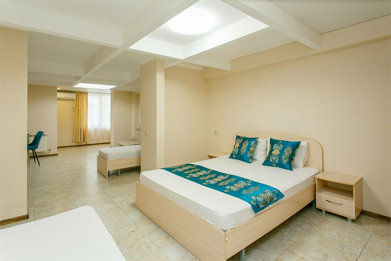 Пятиместный студио