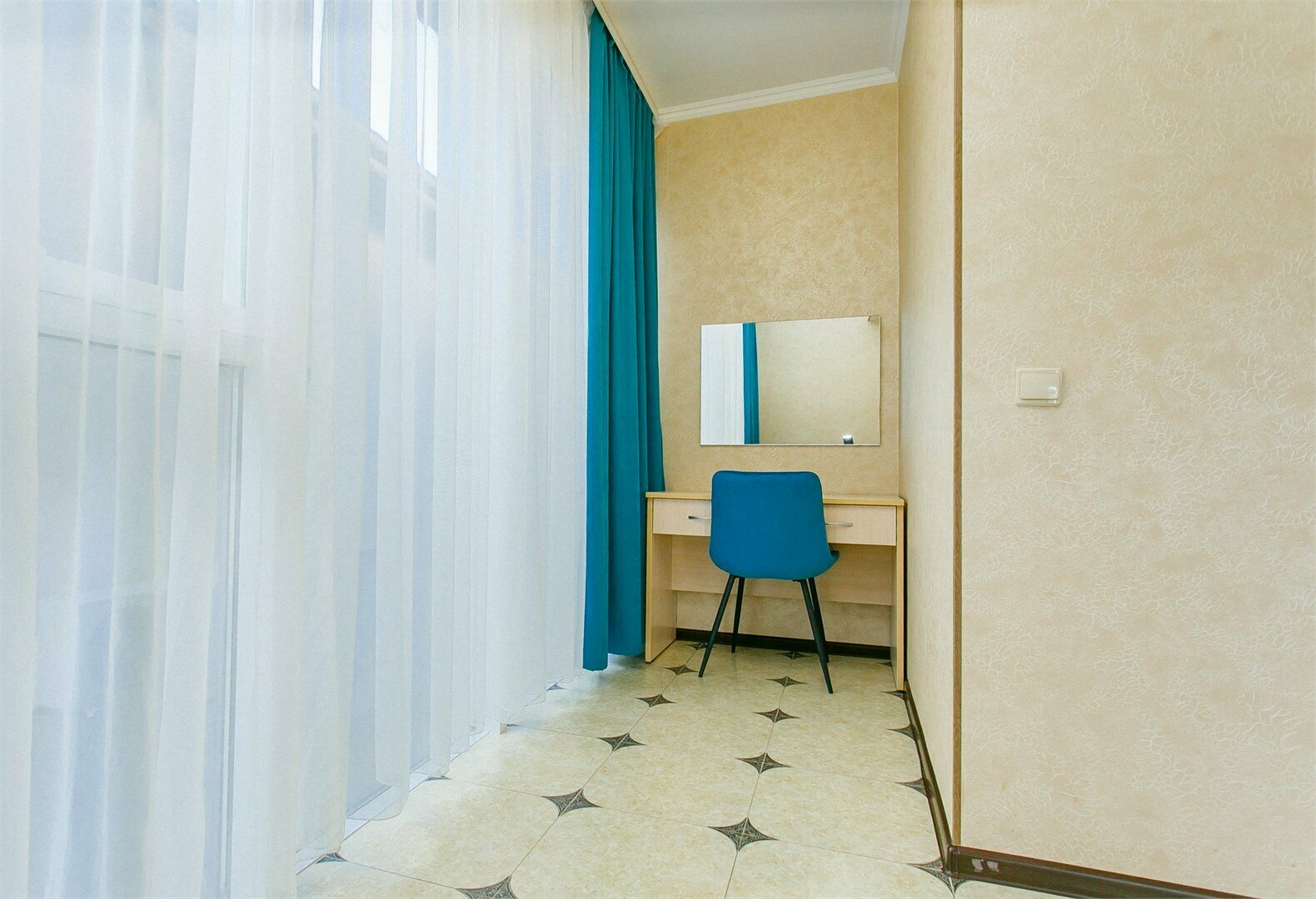 Трёхместный с балконом и видом на море