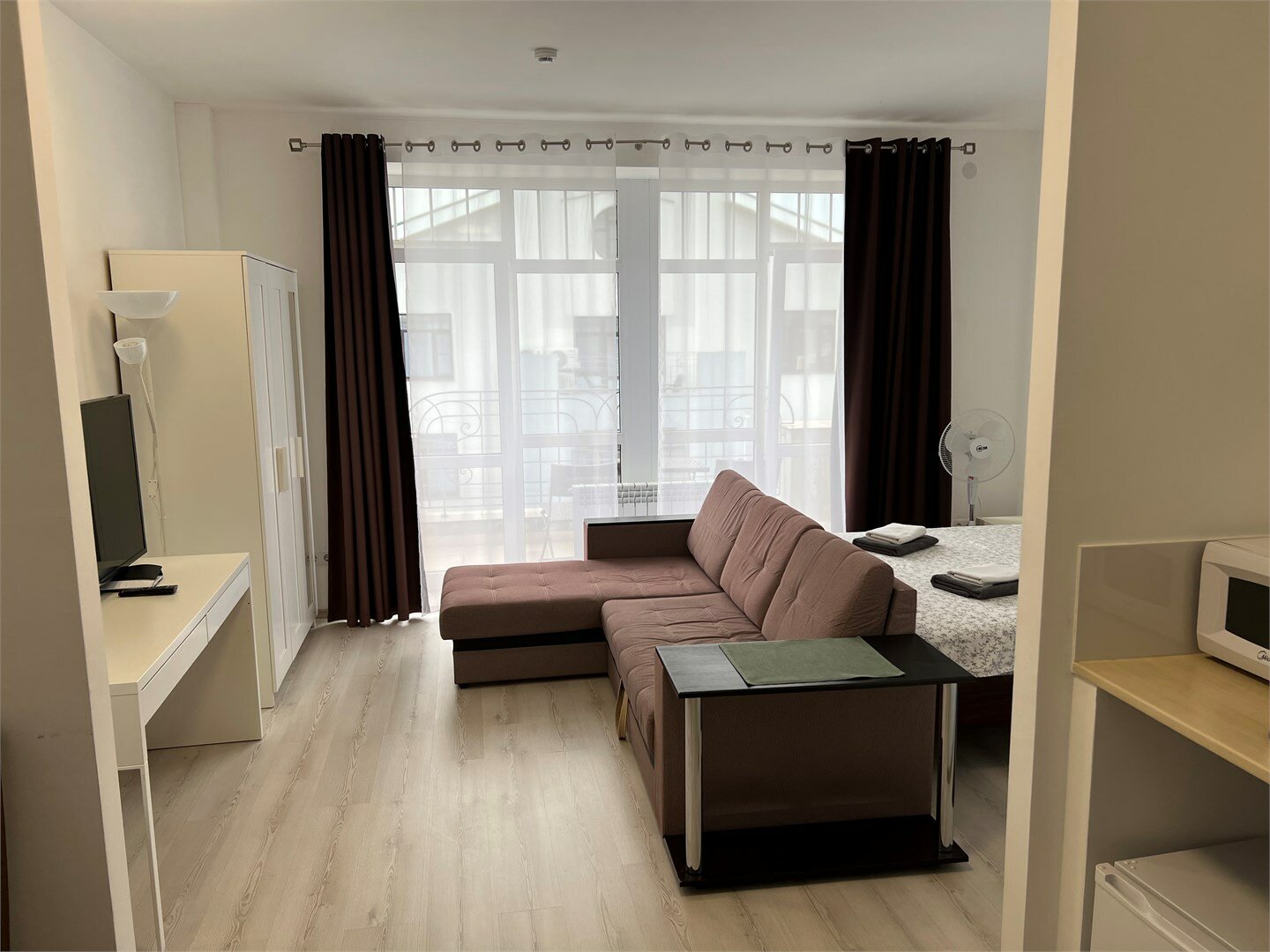 Большой трехместный номер с балконом