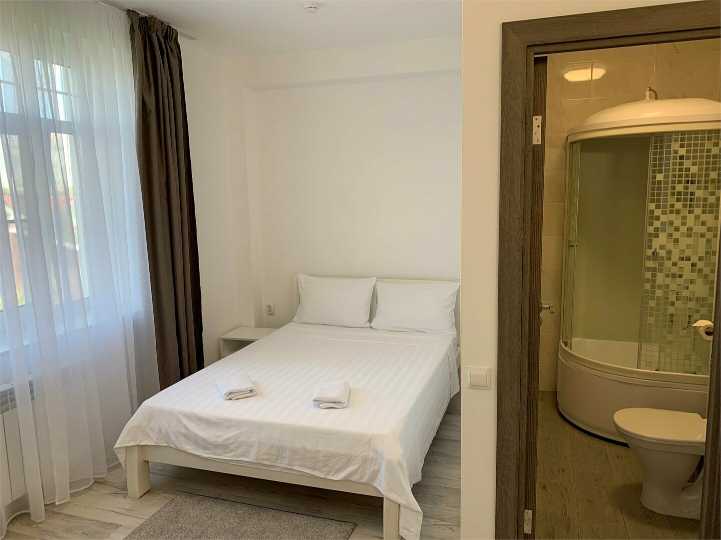 Новый корпус эконом с двуспальной кроватью 18 м2