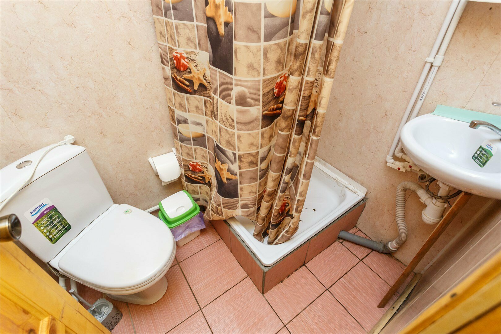 Дом с беседкой у озера №6