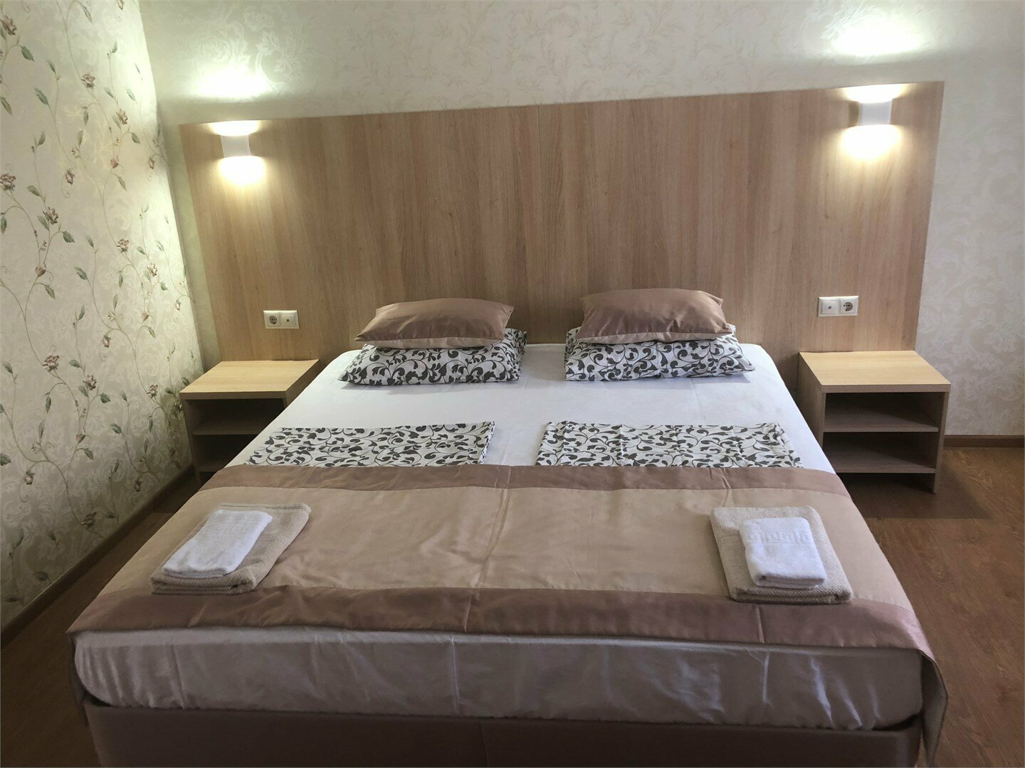 Двухместный номер с большой кроватью